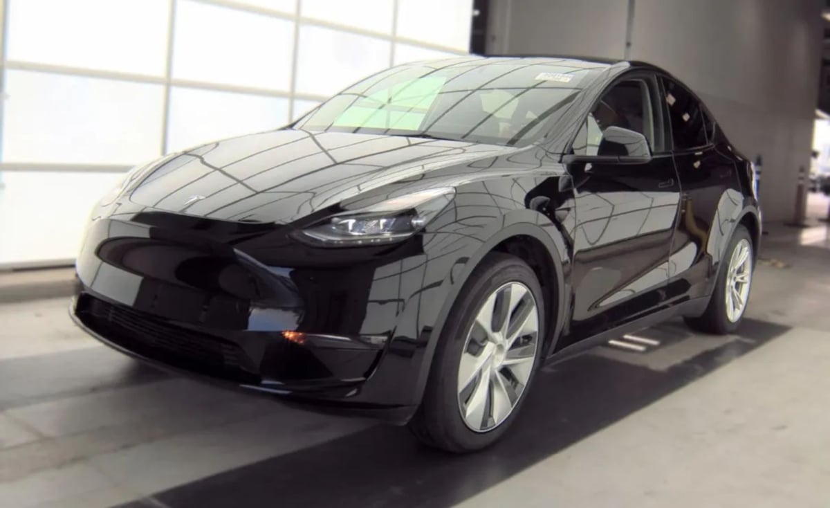 tesla model y 2023 7SAYGDEE6PF860042 image tesla model y 2023 7SAYGDEE6PF860042 image